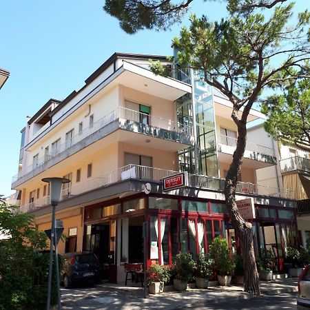 Hotel Villa Dina ليدو دي يسولو المظهر الخارجي الصورة