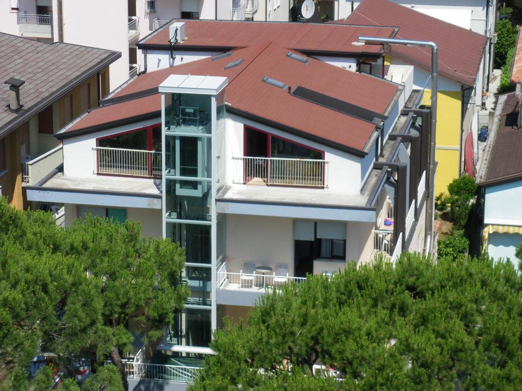 Hotel Villa Dina ليدو دي يسولو المظهر الخارجي الصورة