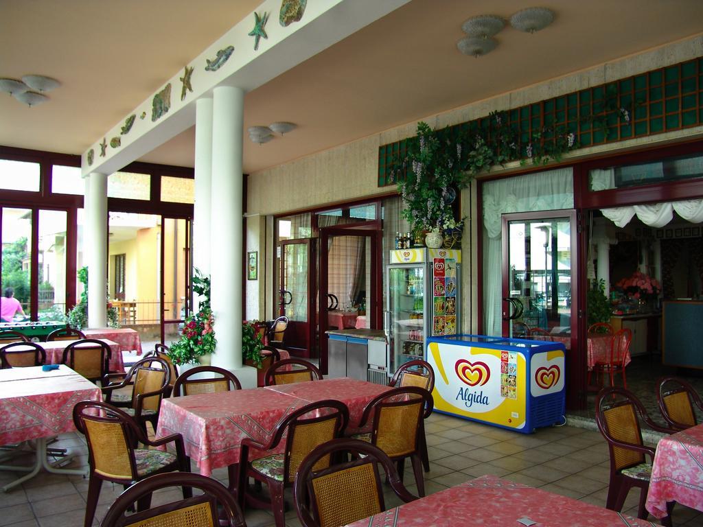 Hotel Villa Dina ليدو دي يسولو المظهر الخارجي الصورة
