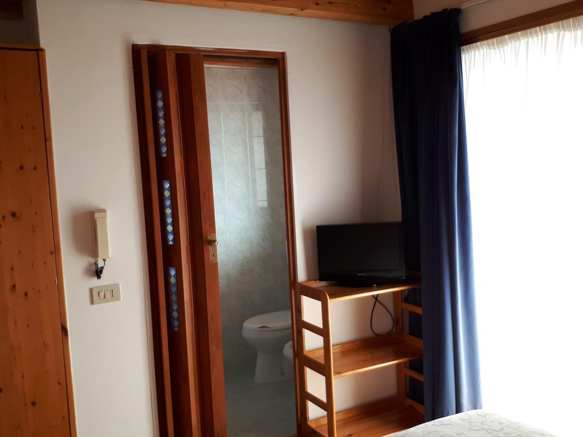 Hotel Villa Dina ليدو دي يسولو المظهر الخارجي الصورة