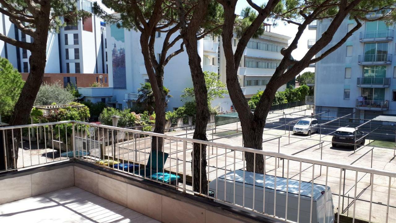 Hotel Villa Dina ليدو دي يسولو المظهر الخارجي الصورة