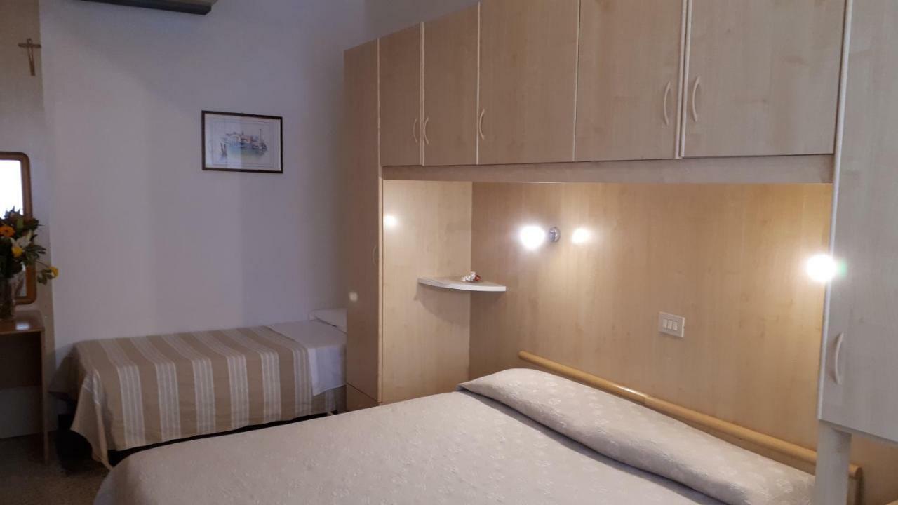 Hotel Villa Dina ليدو دي يسولو المظهر الخارجي الصورة