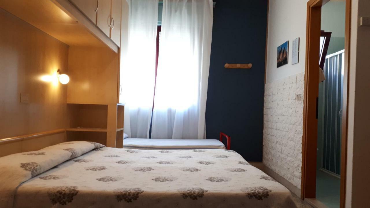 Hotel Villa Dina ليدو دي يسولو المظهر الخارجي الصورة