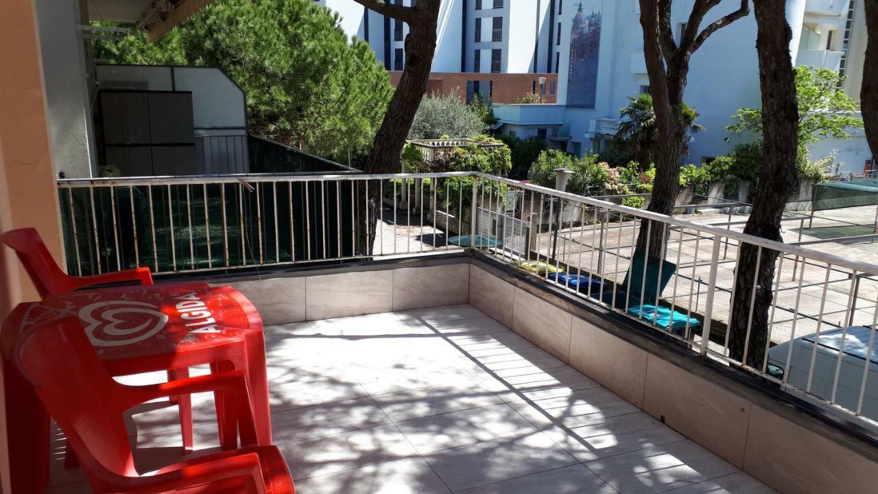 Hotel Villa Dina ليدو دي يسولو المظهر الخارجي الصورة