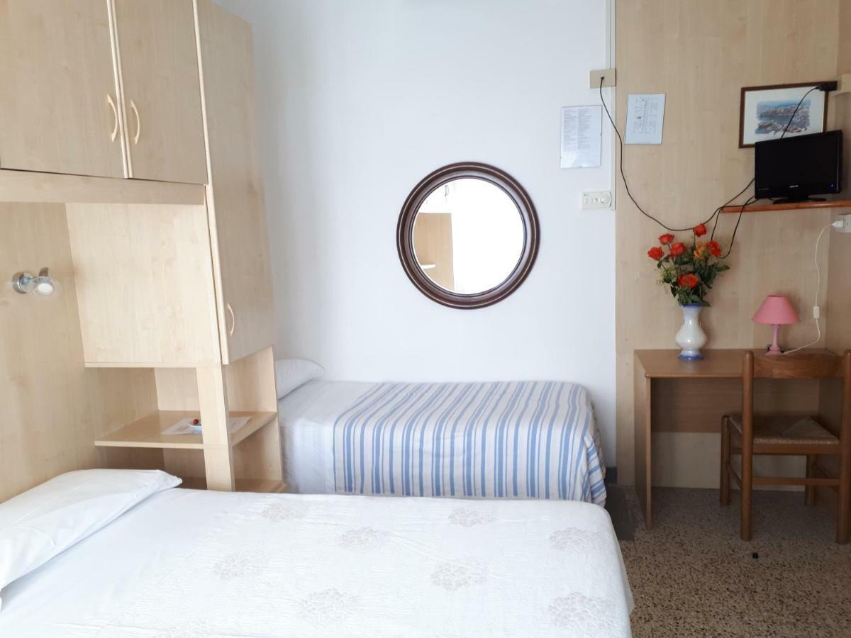 Hotel Villa Dina ليدو دي يسولو المظهر الخارجي الصورة