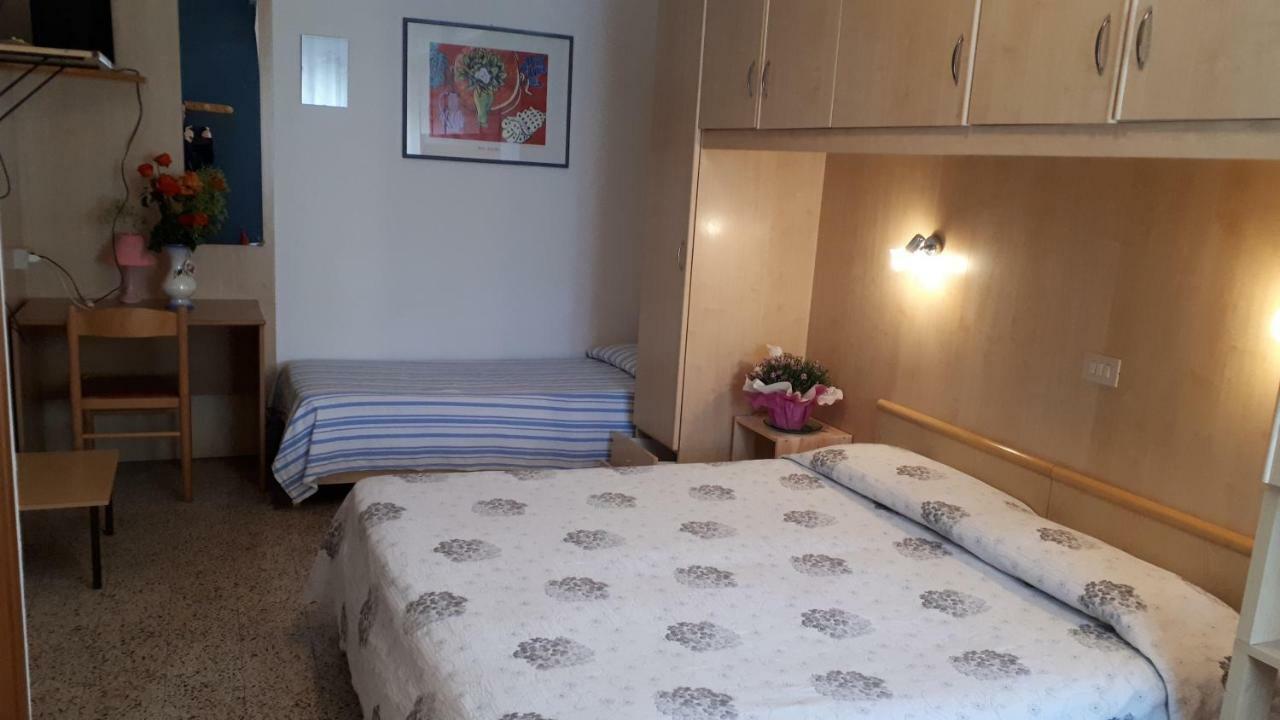Hotel Villa Dina ليدو دي يسولو المظهر الخارجي الصورة